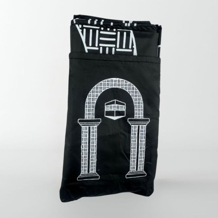 Tapis de prière de voyage format de poche avec pochon, léger et pratique pour Hajj et Omra.