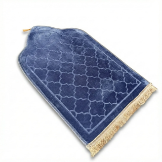 Tapis de prière gris anthracite en forme de dôme avec motifs de mihrab ciselés, vue de face sur fond neutre.